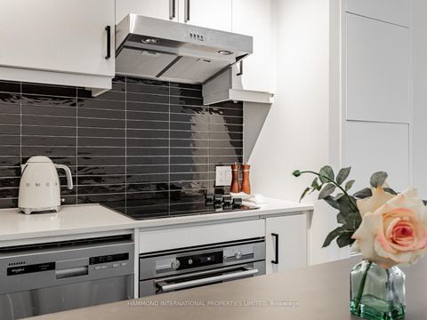 Photo 10 at 524 - 9 Tecumseth Street, Niagara, Toronto