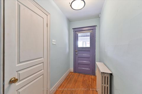 Photo 4 at 9 Everett Crescent, Lumsden, Toronto