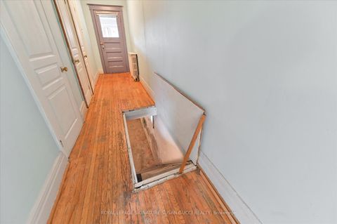 Photo 16 at 9 Everett Crescent, Lumsden, Toronto