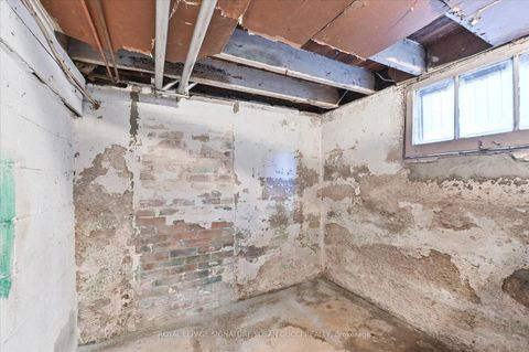 Photo 21 at 9 Everett Crescent, Lumsden, Toronto