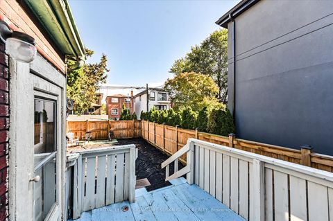 Photo 22 at 9 Everett Crescent, Lumsden, Toronto