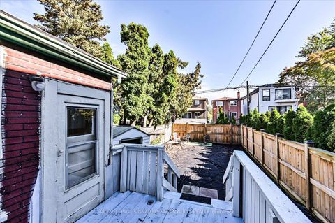 Photo 23 at 9 Everett Crescent, Lumsden, Toronto