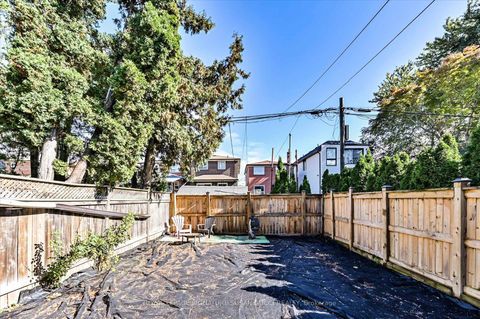 Photo 24 at 9 Everett Crescent, Lumsden, Toronto