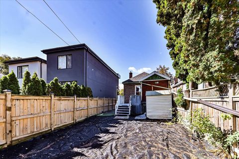 Photo 26 at 9 Everett Crescent, Lumsden, Toronto