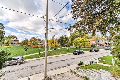 Photo 28 at 9 Everett Crescent, Lumsden, Toronto