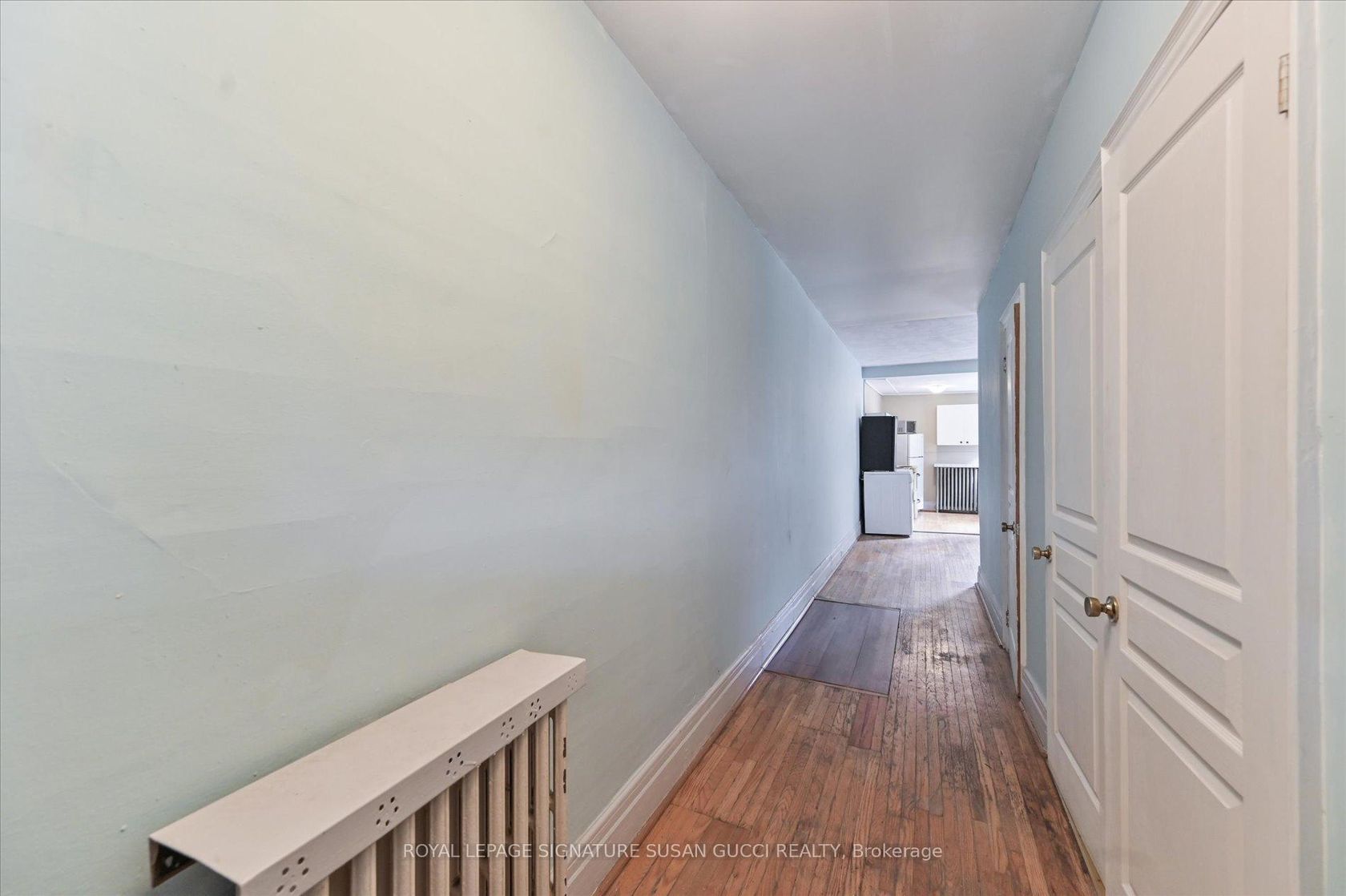 Photo 5 at 9 Everett Crescent, Lumsden, Toronto Photo 5 at 9 Everett Crescent, Lumsden, Toronto