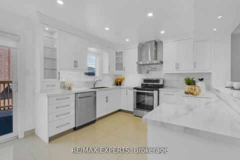 Photo 4 at 32 - 19 Foxchase Avenue, East Woodbridge, Vaughan