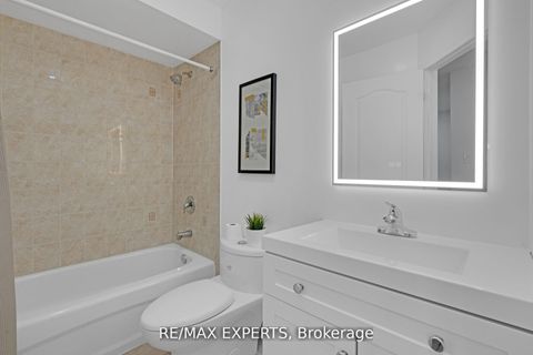 Photo 14 at 32 - 19 Foxchase Avenue, East Woodbridge, Vaughan