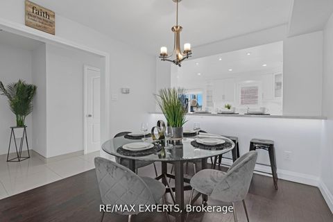 Photo 24 at 32 - 19 Foxchase Avenue, East Woodbridge, Vaughan