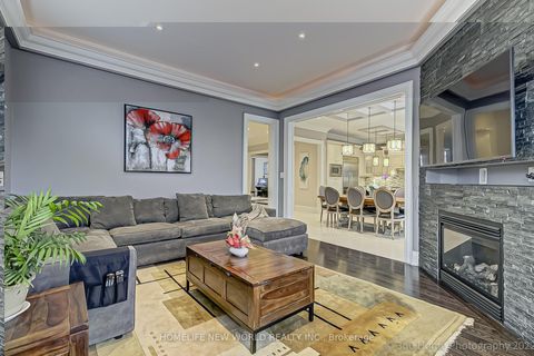 Photo 15 at 29 Threadneedle Crescent, Hillcrest Village, Toronto