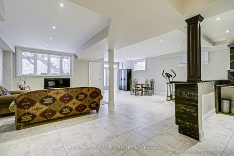 Photo 33 at 29 Threadneedle Crescent, Hillcrest Village, Toronto
