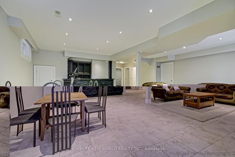 Photo 34 at 29 Threadneedle Crescent, Hillcrest Village, Toronto