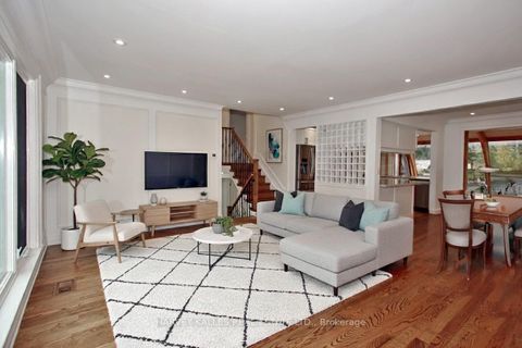 Photo 2 at 140 Wedgewood Drive, Newtonbrook East, Toronto