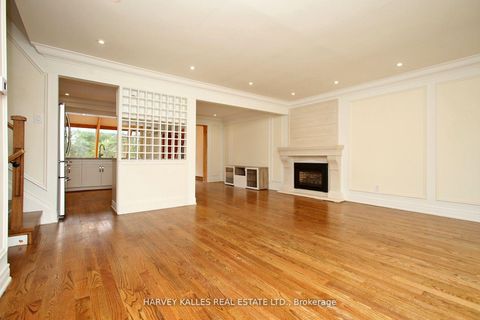 Photo 4 at 140 Wedgewood Drive, Newtonbrook East, Toronto