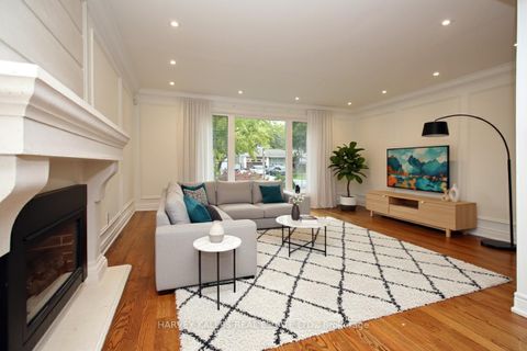 Photo 5 at 140 Wedgewood Drive, Newtonbrook East, Toronto