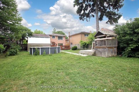 Photo 36 at 140 Wedgewood Drive, Newtonbrook East, Toronto
