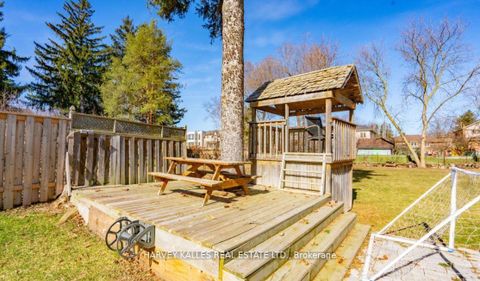 Photo 37 at 140 Wedgewood Drive, Newtonbrook East, Toronto
