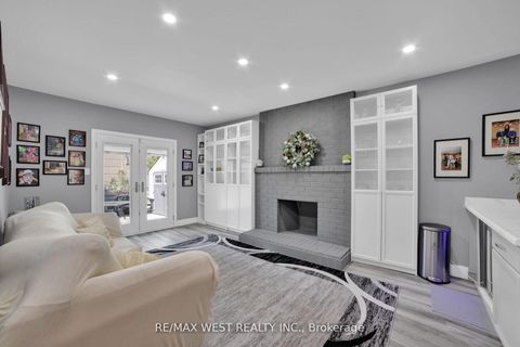 Photo 7 at 339 Parklane Road, CP College Park, Oakville