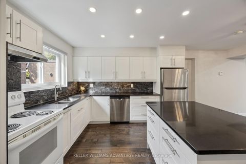 Photo 2 at 118 - 69 Godstone Road, Don Valley Village, Toronto