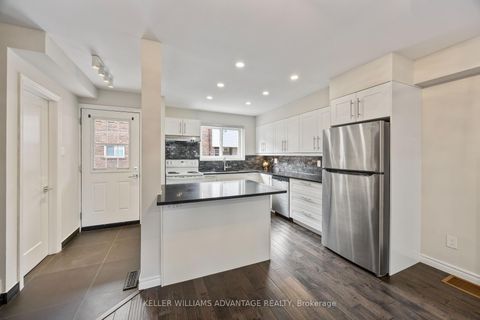 Photo 5 at 118 - 69 Godstone Road, Don Valley Village, Toronto