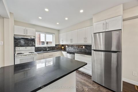 Photo 8 at 118 - 69 Godstone Road, Don Valley Village, Toronto