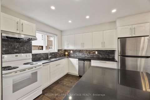 Photo 11 at 118 - 69 Godstone Road, Don Valley Village, Toronto