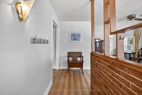 Photo 4 at 275 Maple Street, College Manor, Newmarket
