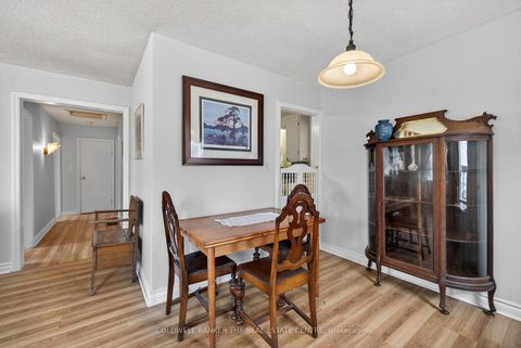 Photo 7 at 275 Maple Street, College Manor, Newmarket