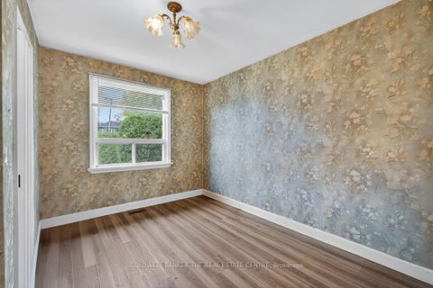Photo 12 at 275 Maple Street, College Manor, Newmarket