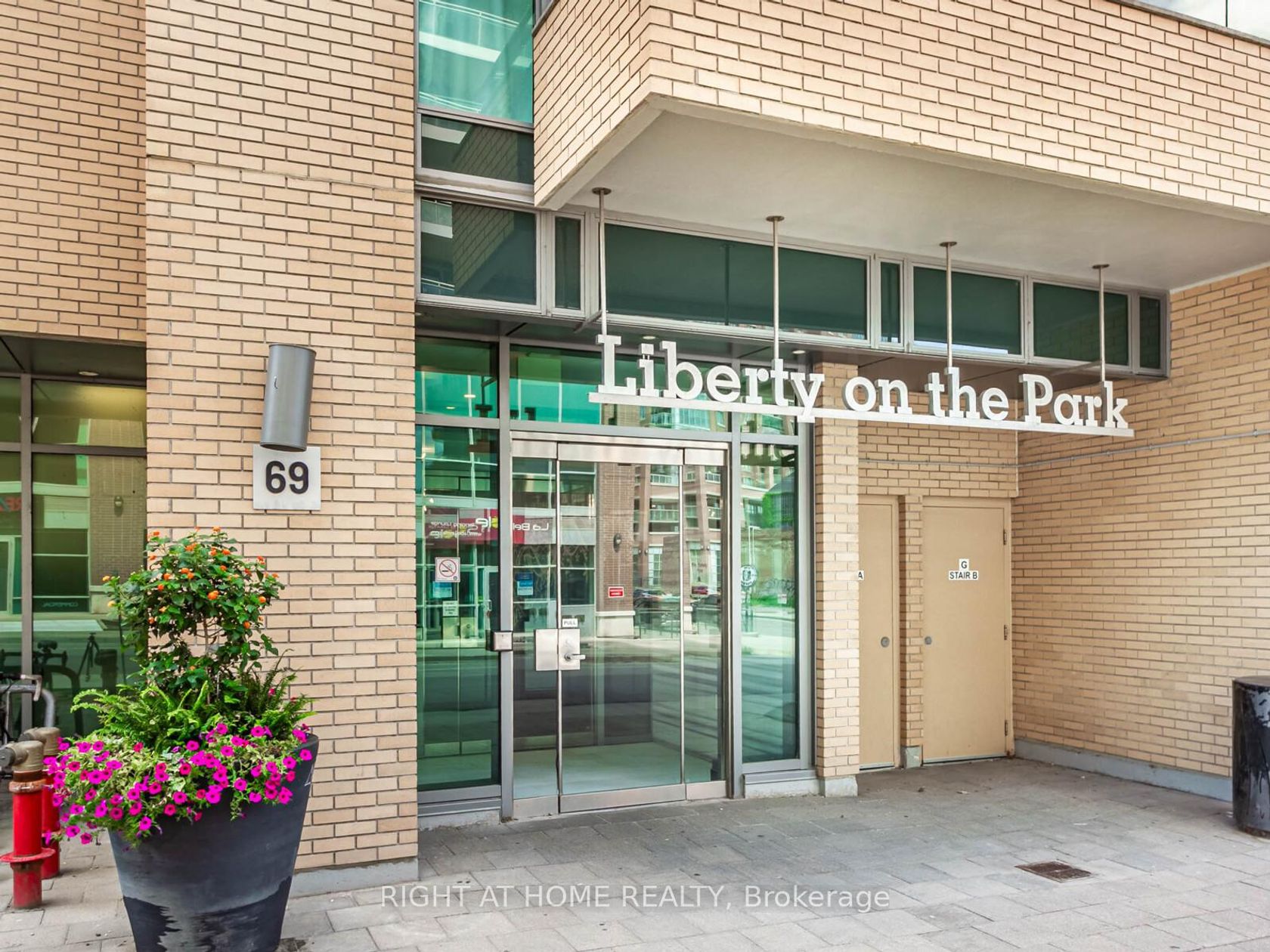 1507 - 69 Lynn Williams Street, Niagara, Toronto 