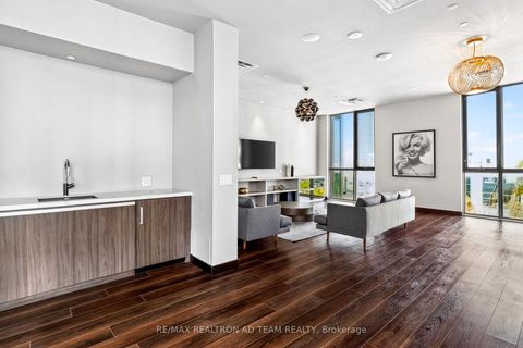 Photo 28 at 717 - 10 Honeycrisp Crescent, Vaughan Corporate Centre, Vaughan