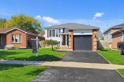 Photo 2 at 50 Freeland Avenue, Bowmanville, Clarington
