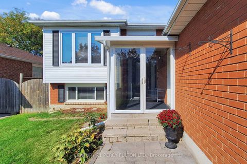 Photo 3 at 50 Freeland Avenue, Bowmanville, Clarington