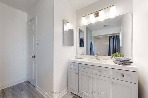 Photo 21 at 50 Freeland Avenue, Bowmanville, Clarington