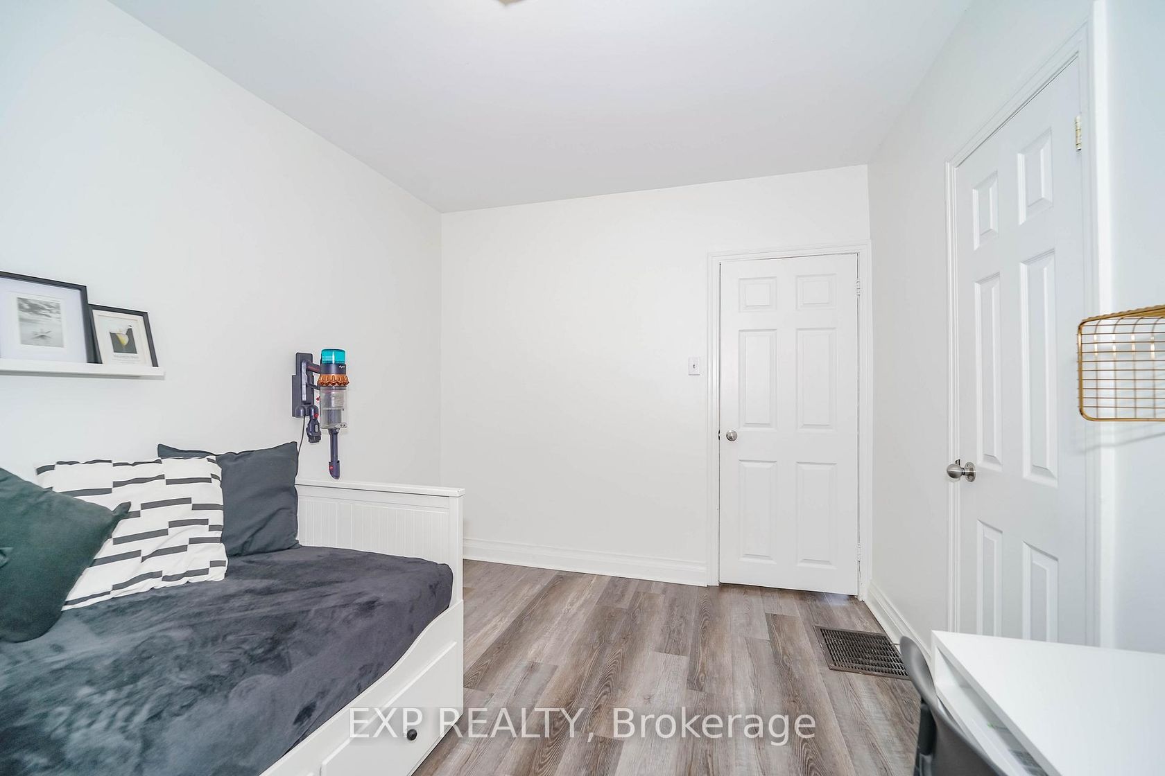Photo 17 at 43 Southmead Road, Birchmount, Toronto Photo 17 at 43 Southmead Road, Birchmount, Toronto