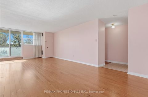 Photo 10 at 405 - 2130 Weston Road, Weston, Toronto