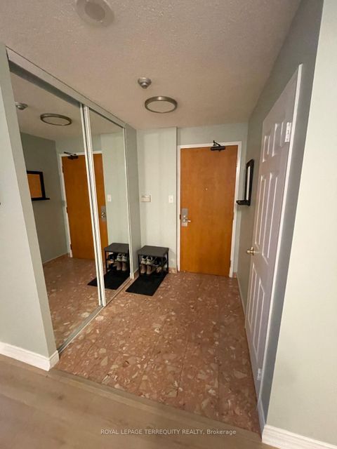 Photo 6 at 601 - 256 Doris Avenue, Willowdale East, Toronto