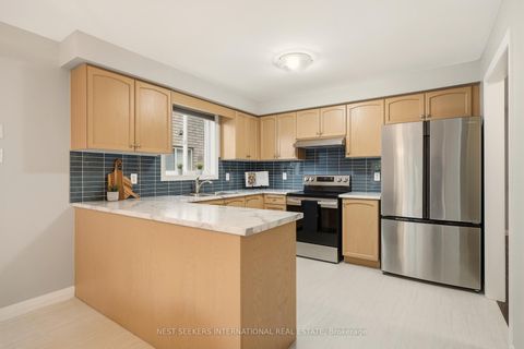 Photo 8 at 20 Player Drive, East Bayfield, Barrie