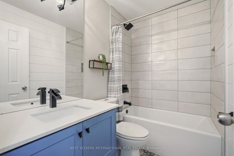 Photo 13 at 20 Player Drive, East Bayfield, Barrie