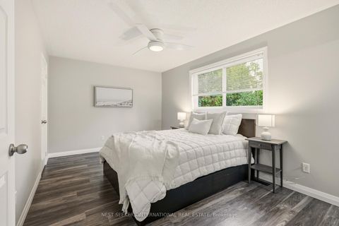 Photo 18 at 20 Player Drive, East Bayfield, Barrie