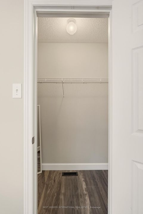 Photo 21 at 20 Player Drive, East Bayfield, Barrie