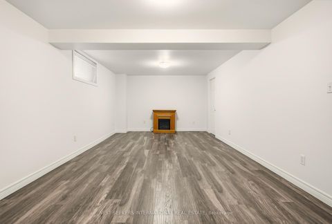 Photo 26 at 20 Player Drive, East Bayfield, Barrie