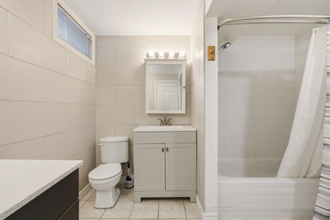 Photo 31 at 20 Player Drive, East Bayfield, Barrie