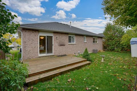 Photo 35 at 20 Player Drive, East Bayfield, Barrie