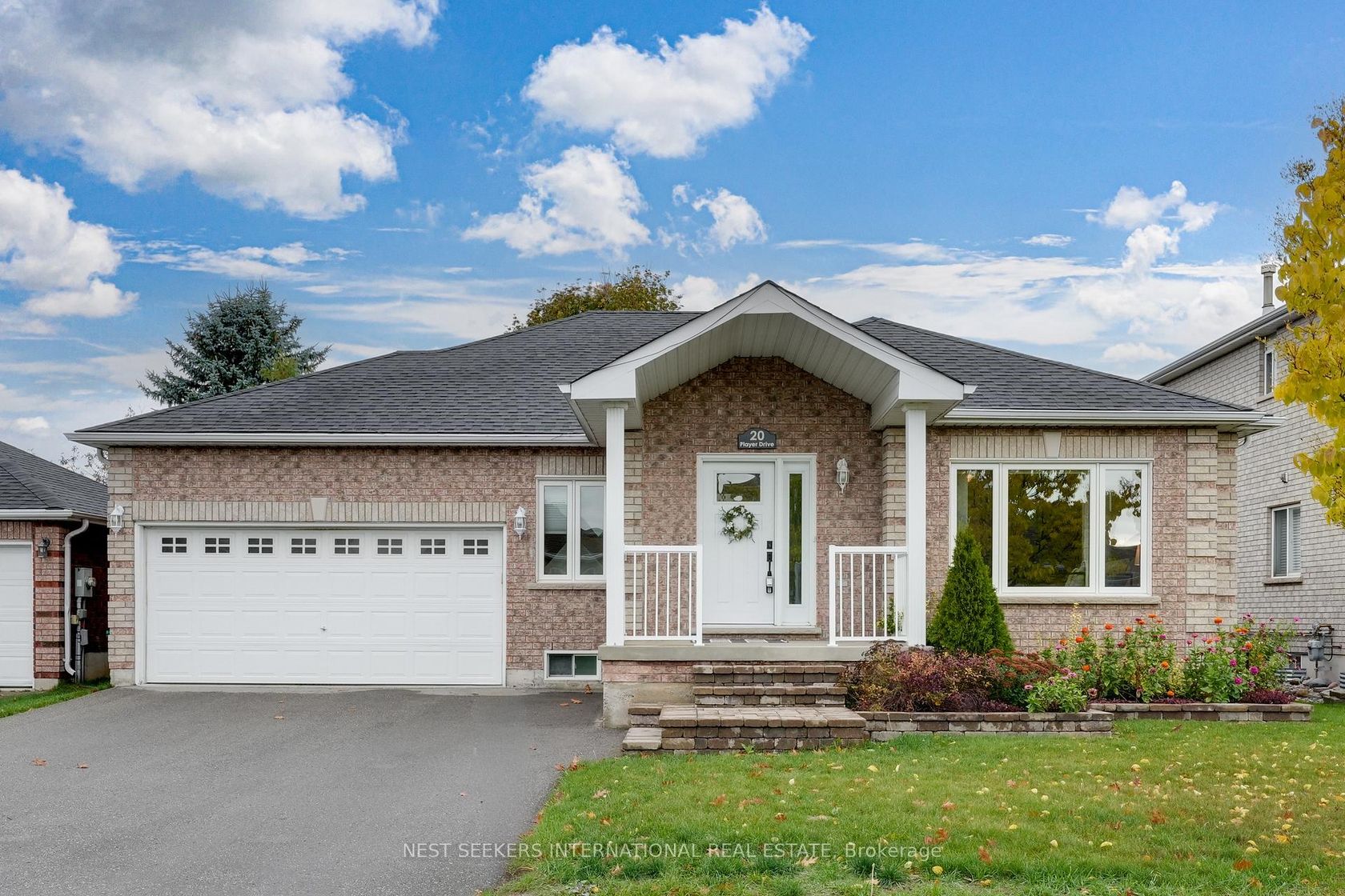 20 Player Drive, East Bayfield, Barrie photo number 2