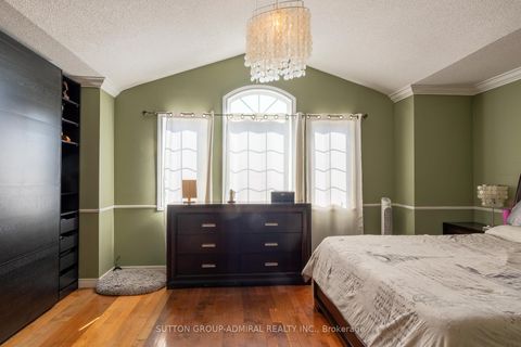 Photo 21 at 2415 Valley Heights Crescent, RO River Oaks, Oakville