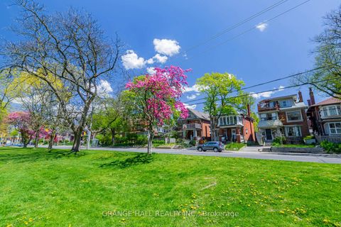 Photo 2 at 189 Parkside Drive, Swansea, Toronto