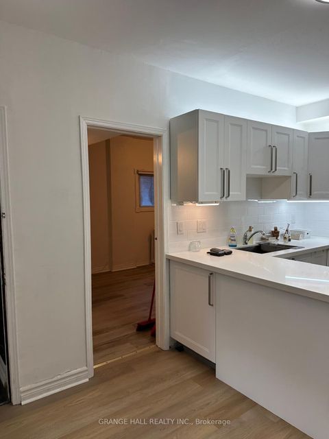 Photo 13 at 189 Parkside Drive, Swansea, Toronto