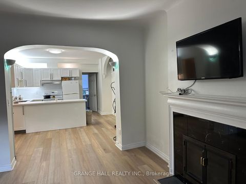 Photo 14 at 189 Parkside Drive, Swansea, Toronto