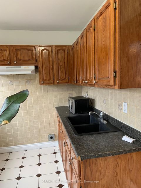 Photo 15 at 189 Parkside Drive, Swansea, Toronto